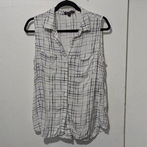 Velvet Hearts Sleeveless button up with back slit L